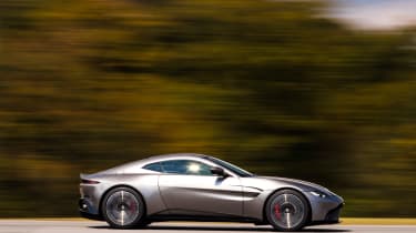 Aston Martin Vantage Pictures Evo