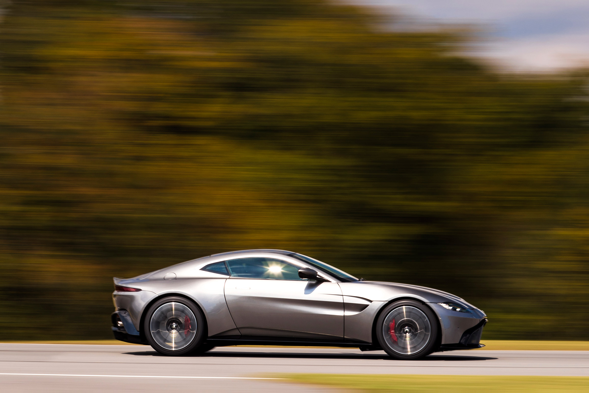 New Aston Martin Vantage Revealed Full Details And Specs