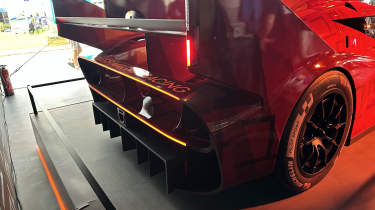  Genesis GMR001