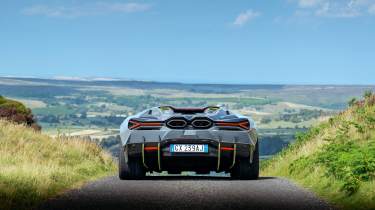 Lamborghini Revuelto