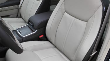 Chrysler 300C Lancia Thema seats