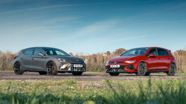 Volkswagen Golf GTI Clubsport v Cupra Leon 300