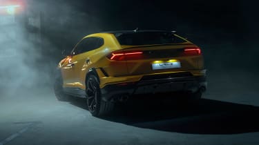 Lamborghini Urus Performante – yellow dark tail