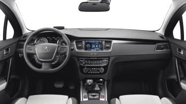 Peugeot 508 RXH interior dashboard