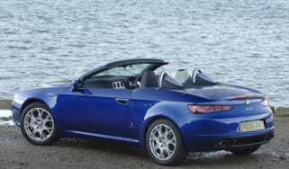 New Alfa Romeo Spider 2015