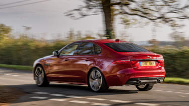 Jaguar Xf R Sport 300ps Review Pictures Evo