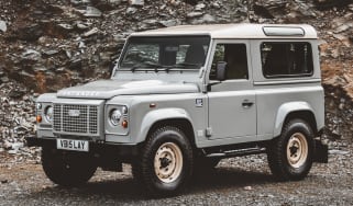 Land Rover Defender Islay Edition – front