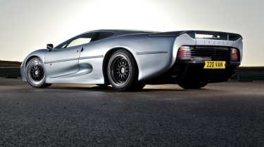 XJ220