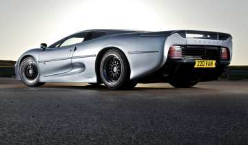 XJ220