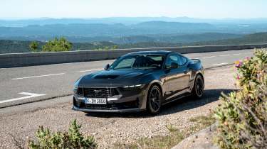 Ford Mustang Dark Horse – front