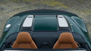 Audi R8 V10 Plus Spyder – rear deck