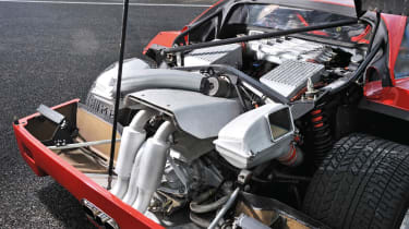 McLaren MP4-12C vs Ferrari F40 Ferrari twin-turbo engine