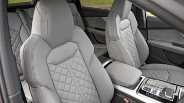 Audi SQ7 2022 – seats