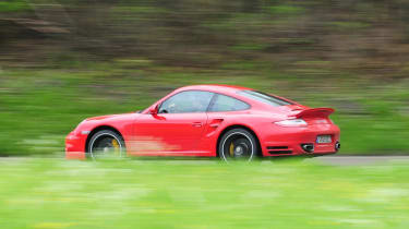 Porsche 911 Turbo S panning