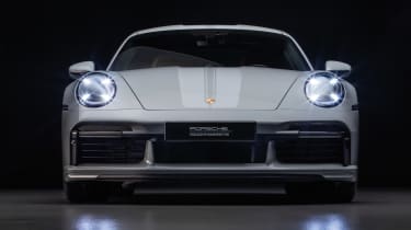 Porsche 911 Sport Classic – studio nose low