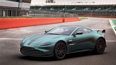 Aston Martin Vantage F1 Edition front quarter