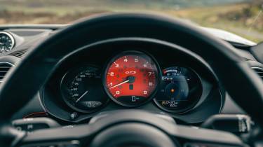 Porsche 718 Boxster GTS 4.0 – dials