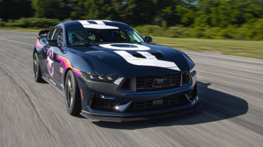 Ford Mustang Dark Horse R