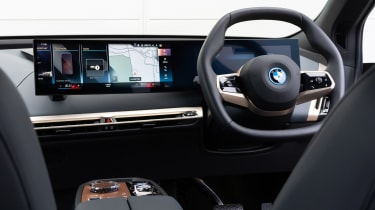 BMW iX review – dash