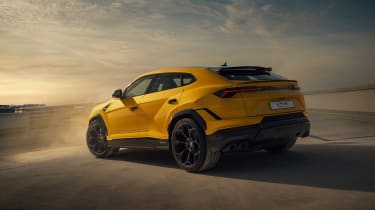 Lamborghini Urus Performante – yellow rear quarter