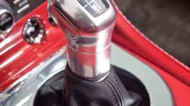 Aston Martin V12 Vantage Roadster manual gearstick