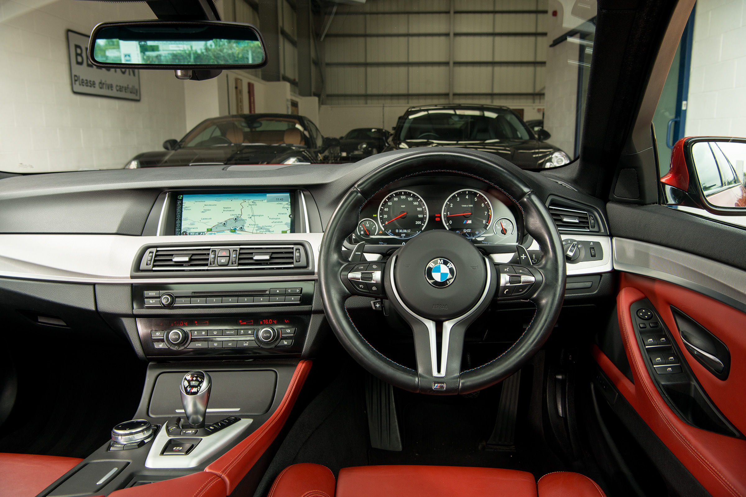 2015 BMW M5 (F10)
