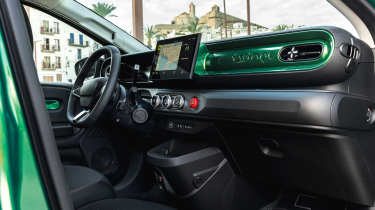 Renault Twingo E-Tech cabin