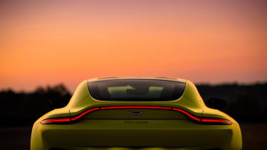Aston Martin Vantage Pictures Evo
