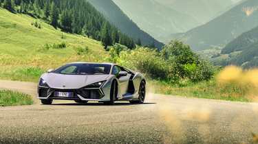 Lamborghini Revuelto 