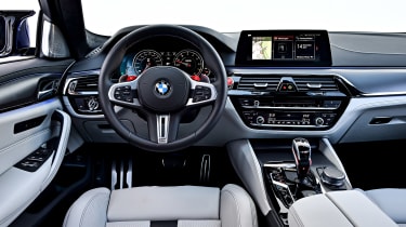 BMW M5 review - dash