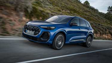 Audi SQ5 dynamic front three-quarter