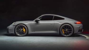 Porsche 911 (992.2) – side