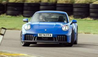 Porsche 911 GTS – front
