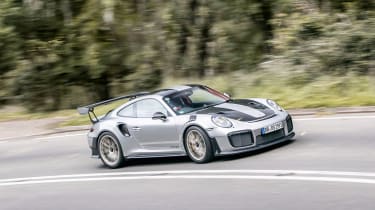 Porsche 911 GT2 RS - profile