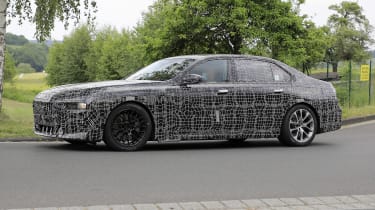 Next generation BMW 7-series spied – front quater 2
