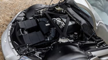 Aston Martin Vantage – Roadster engine bay