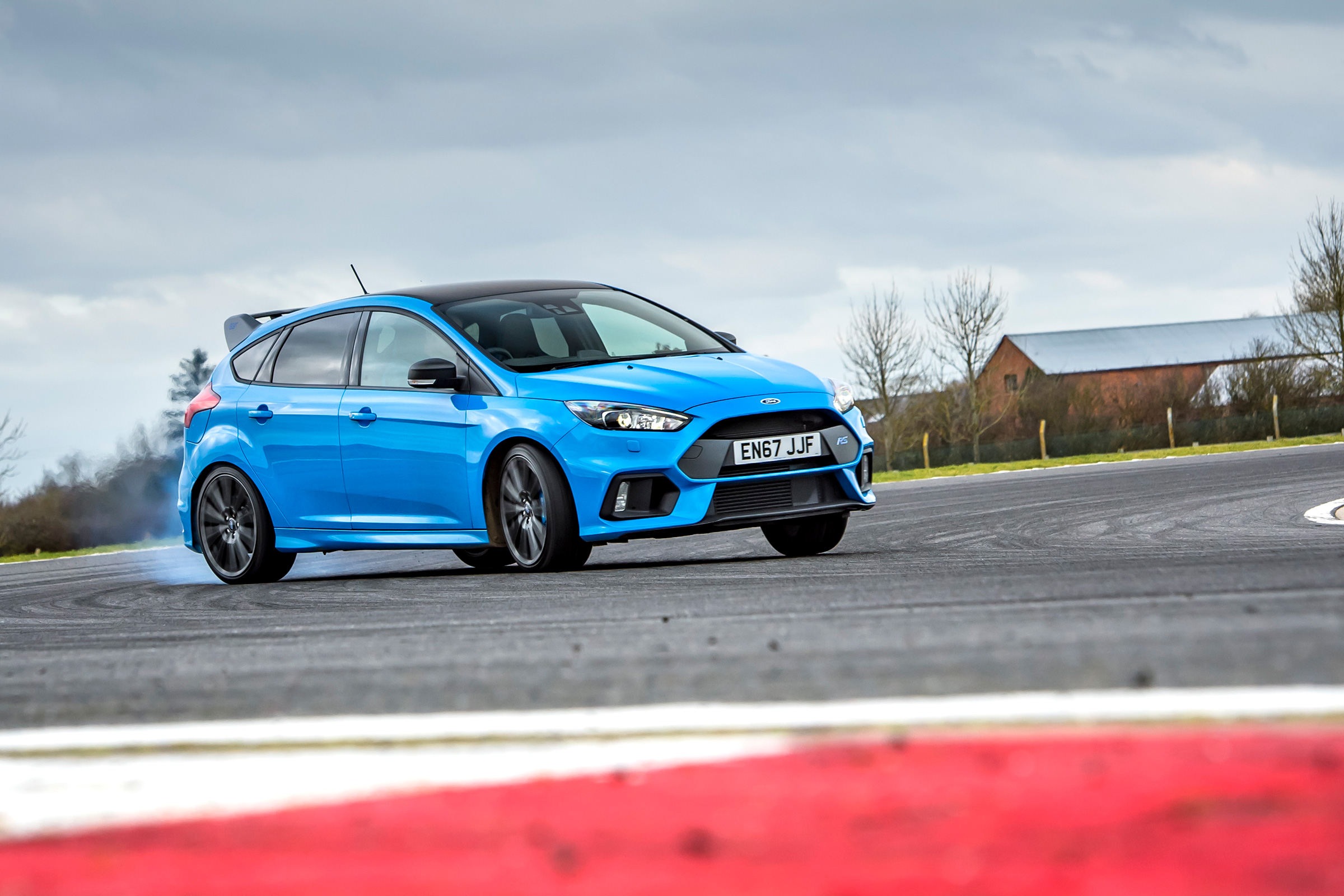 Ford Focus Rs Review Is Ford S Hyperactive Hatchback A Cut Price Audi Rs3 16 18 Evo