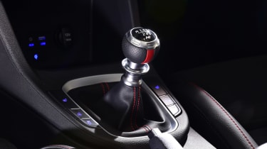 Hyundai i30 Fastback N - gearbox