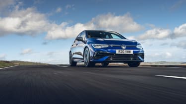 Volkswagen Golf R 2021 review - tracking