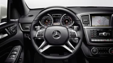 Mercedes-Benz ML63 AMG dashboard steering wheel