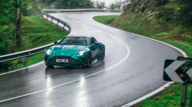 2025 Aston Martin Vantage front