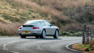 Porsche 911 Carrera (996) – rear
