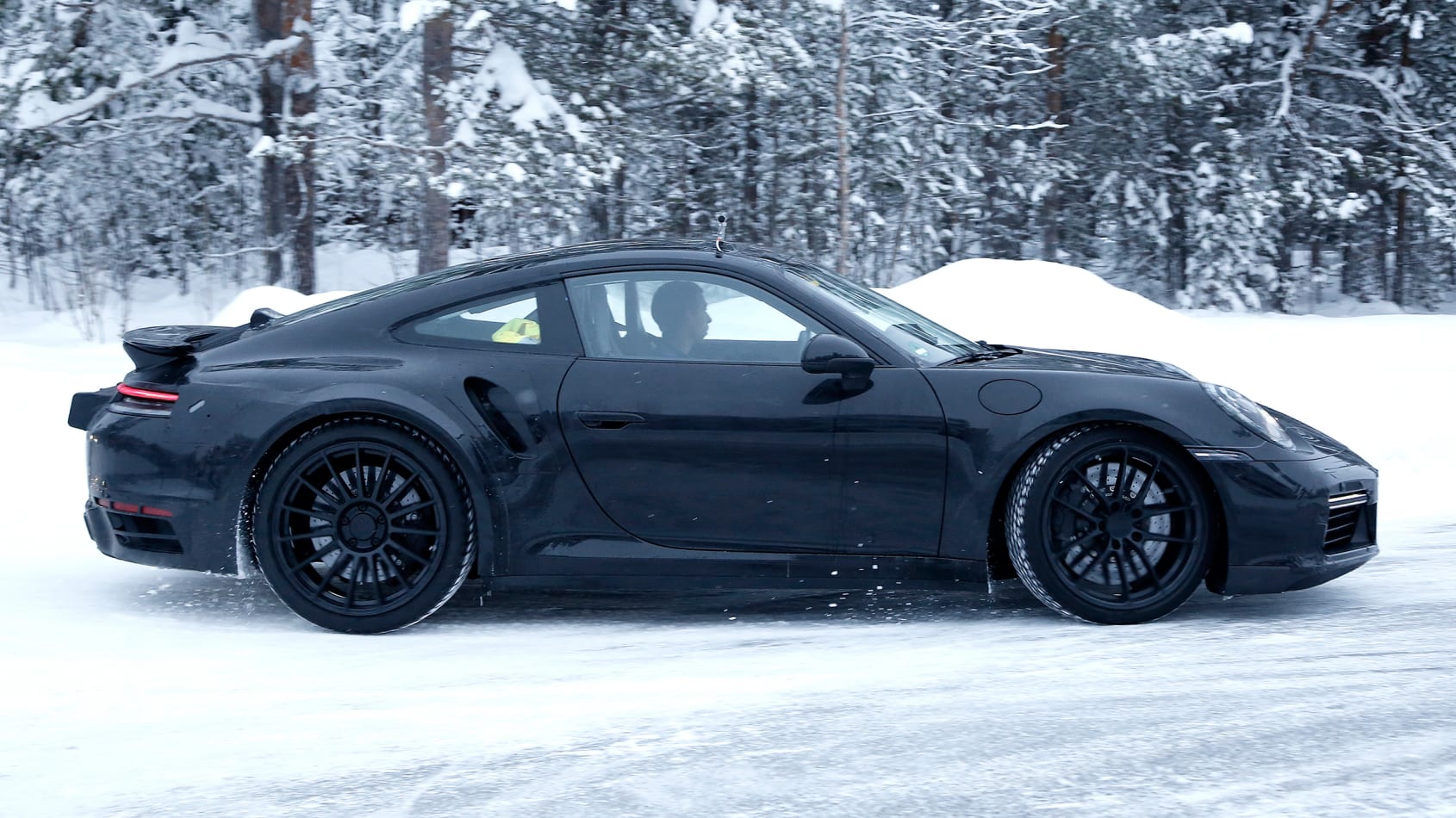 Porsche 911 Turbo spied - pictures | Evo