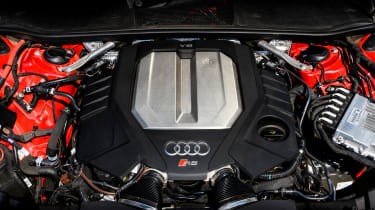 Audi RS7 red - engine