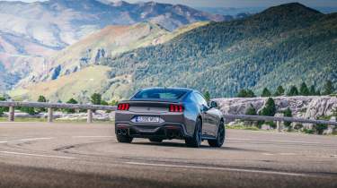 Ford Mustang Dark Horse – rear