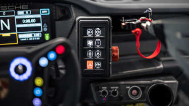 Porsche 911 GT4 R interior