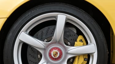 Porsche Carrera GT v Ferrari Enzo