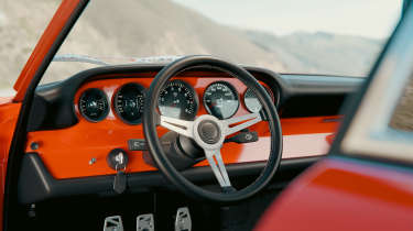 Kamm 912T – interior