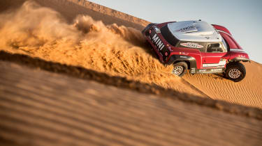 MINI John Cooper Works Buggy articulation – on the sand dunes