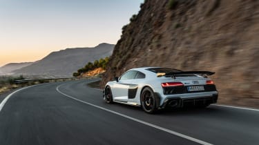 Audi R8 V10 GT RWD – rear tracking